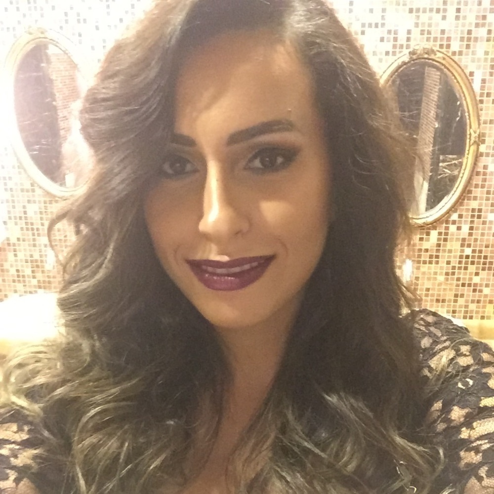Meet your Posher, Alisia